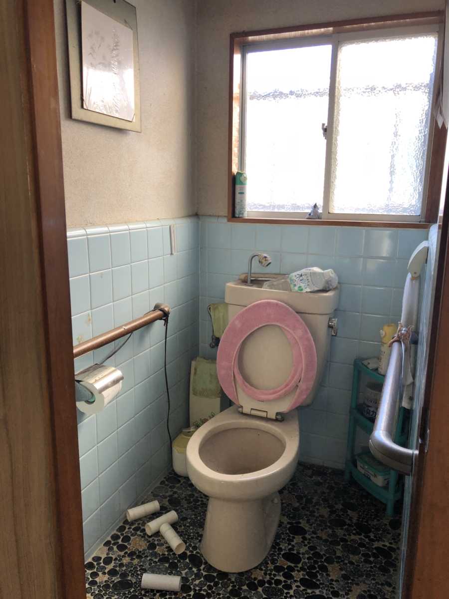 騒ぎ 原始的な 隔離する トイレ 床 タイル おしゃれ Landsbergandyount Com